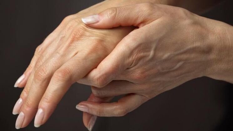 finger joint pain